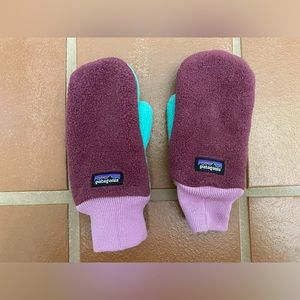 Patagonia 12-24 month fleece mitts